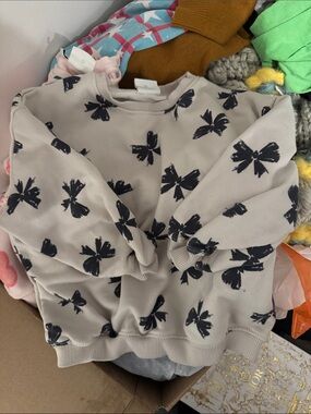 Zara Cream Sweatshirt with Black Bow Print